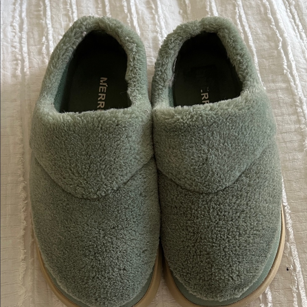 Merrell womens slippers size 8